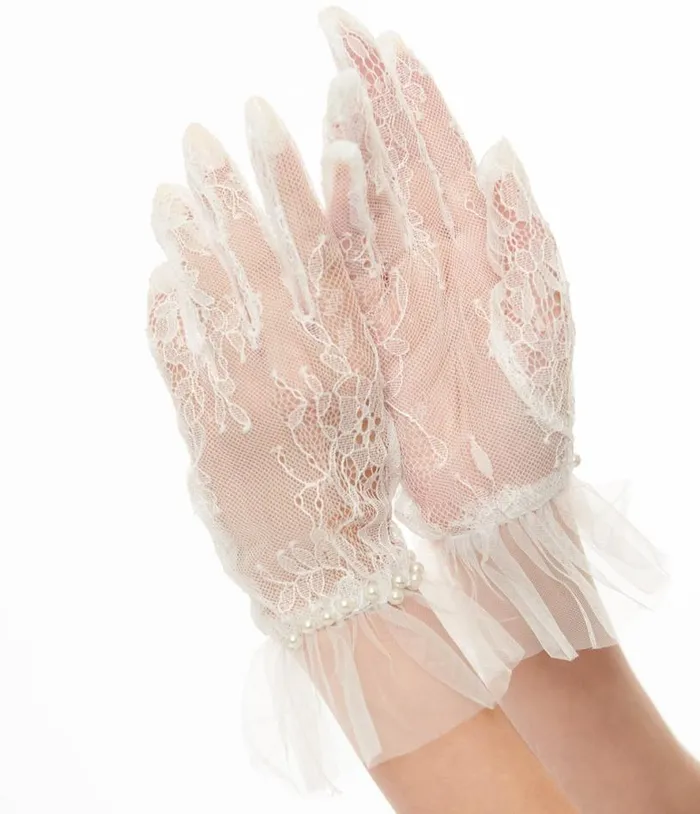 1950s White Tulle Lace Gloves Accessories Unique Vintage Gloves and Scarves