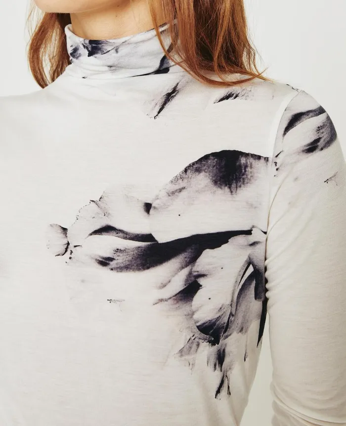 AG Jeans Chels Turtleneck Will Garden White Multi Women Tops and Shirts AG Jeans Chels Turtleneck Will Garden White Multi Women Tops and Shirts