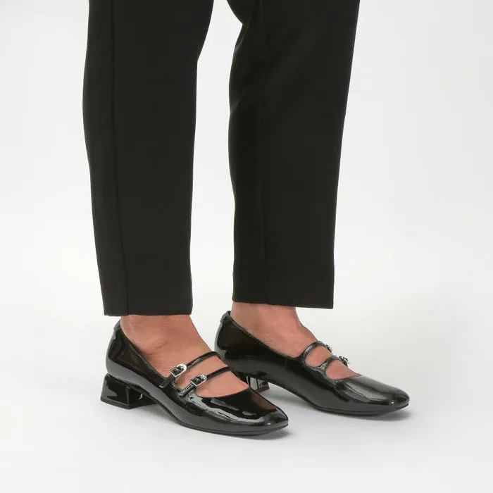 Daiss 30 Shine Black Patent Women Clarks Heels and Pumps