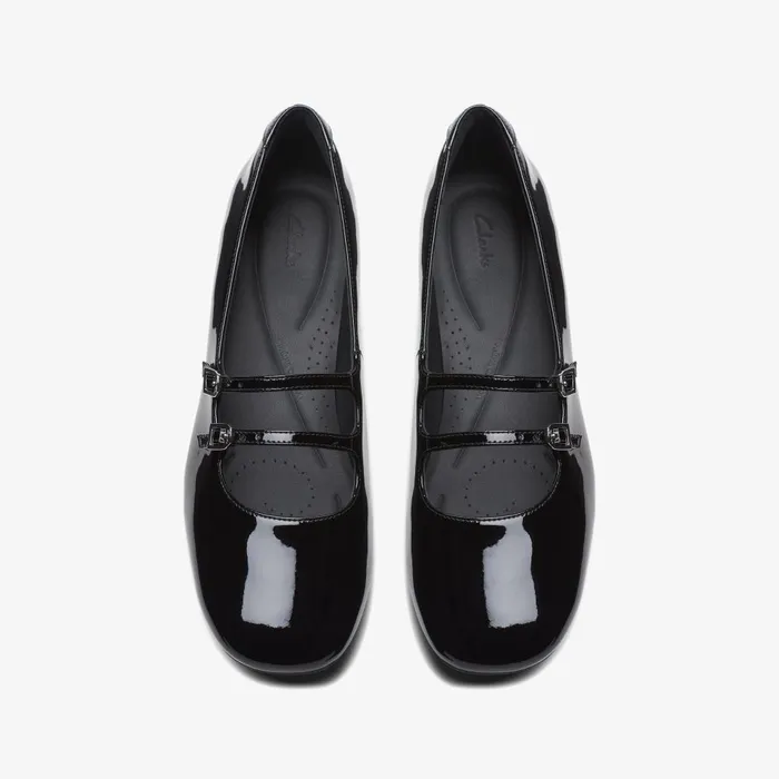 Daiss 30 Shine Black Patent Women Clarks Heels and Pumps