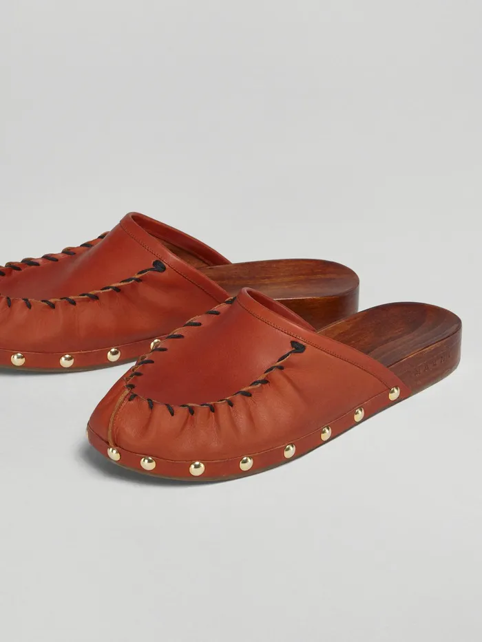 Marni Vegetabletanned Leather And Wood Clog Brick Womens Flats Marni Vegetabletanned Leather And Wood Clog Brick Womens Flats