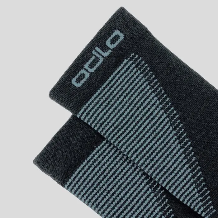 Odlo Socks The Active Warm Running Unisex Crew Socks Dark Sapphire 8211 Provincial Blue 8211 WomenMen