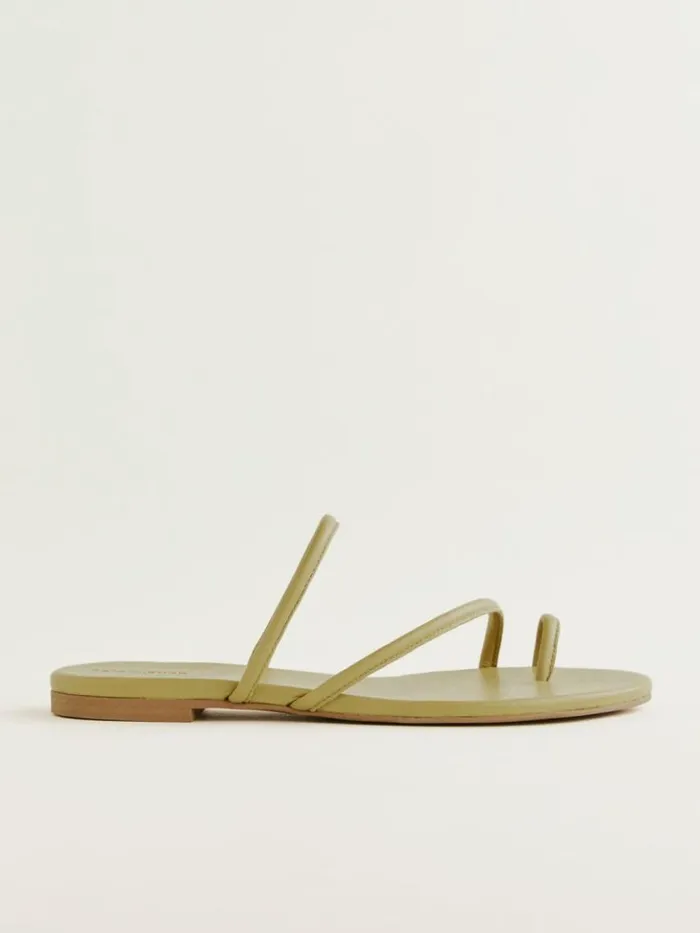 Shoes The Reformation Ludo Toe Ring Strappy Flat Sandal Cerignola Leather