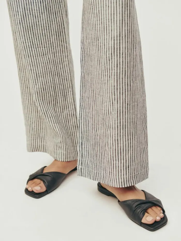 Shoes The Reformation Mikki Twist Flat Sandal Black