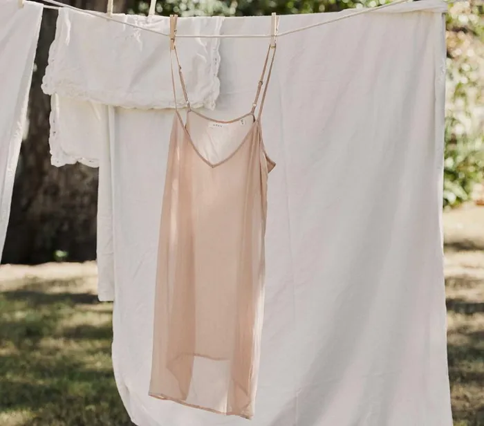 Shop SHORT DEEP VNECK SLIP Conch DEN Delicates and Sleepwear