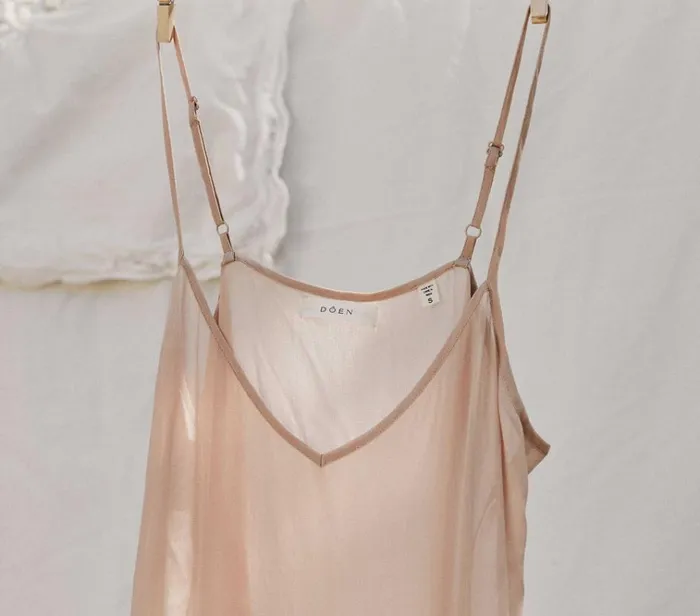 Shop SHORT DEEP VNECK SLIP Conch DEN Delicates and Sleepwear