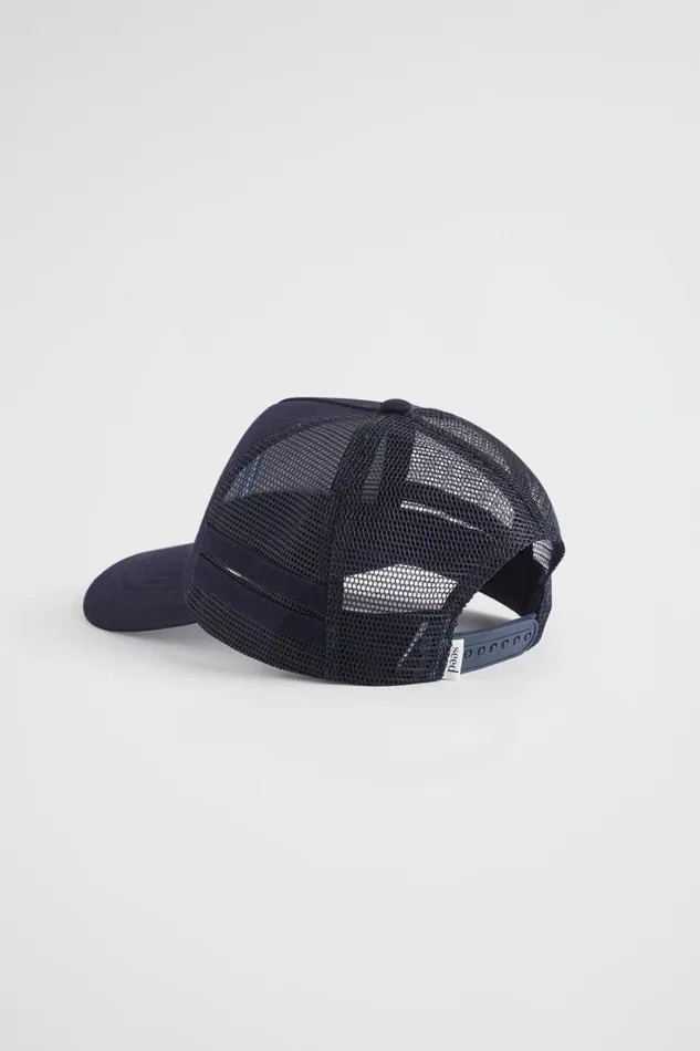 The AZ Of Initials Boy Seed Heritage Initial Cap Q
