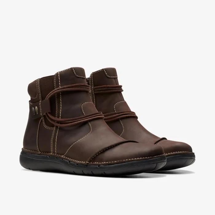 Un Loop Up Dark Brown Leather Women Clarks Boots and Booties