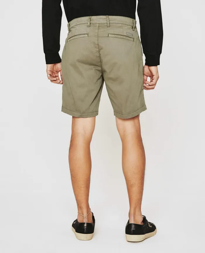 Wanderer Short Sulfur Dried Rosemary Men AG Jeans Shorts Wanderer Short Sulfur Dried Rosemary Men AG Jeans Shorts