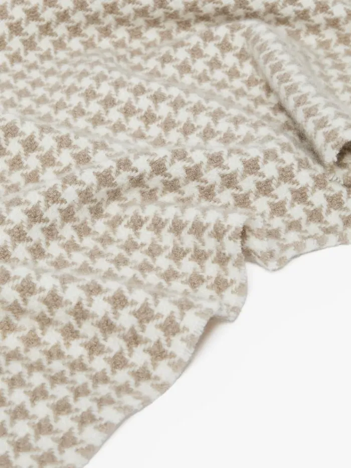Woman Houndstooth Cashmere Scarf Turtledove Maxmara Scarves And Foulards Woman Houndstooth Cashmere Scarf Turtledove Maxmara Scarves And Foulards