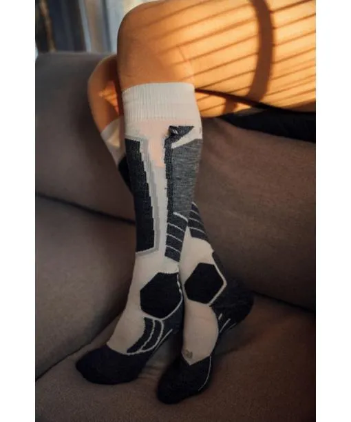 Women SK2 Intermediate Women Skiing Kneehigh Socks Woolwhite FALKE Ski Socks